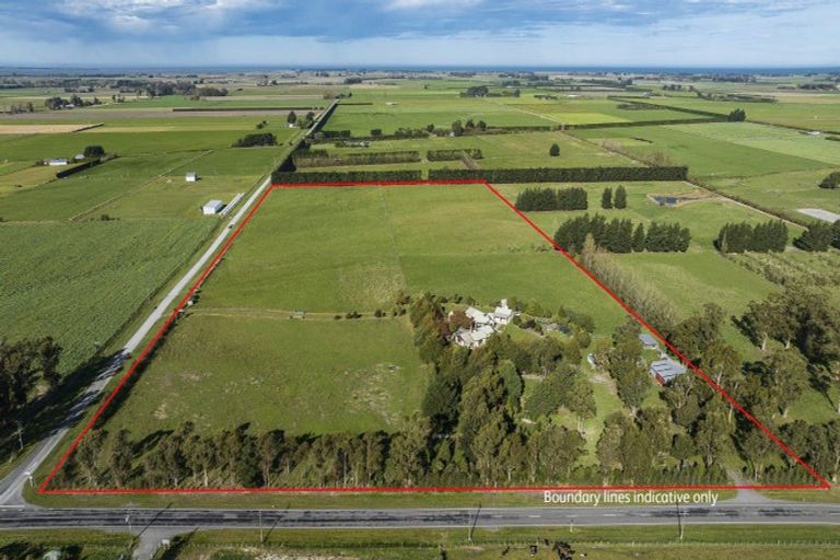 Photo of property in 14 Bealey Road, Leeston, 7683