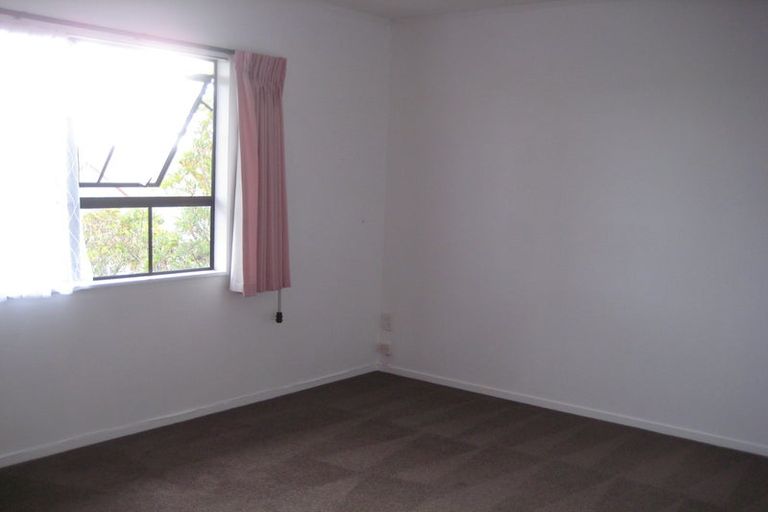 Photo of property in 75 Kennedy Avenue, Forrest Hill, Auckland, 0620
