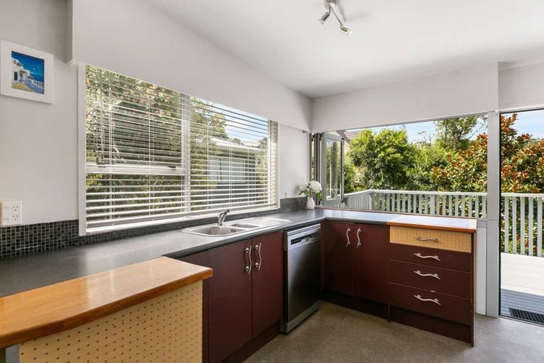 Photo of property in 117 Beach Haven Road, Beach Haven, Auckland, 0626