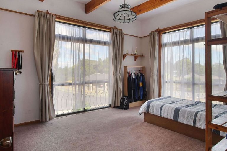 Photo of property in 1 Millen Place, Clarks Beach, 2122