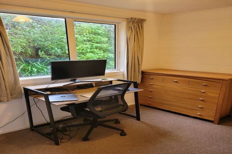 Photo of property in 107 Dowse Drive, Maungaraki, Lower Hutt, 5010