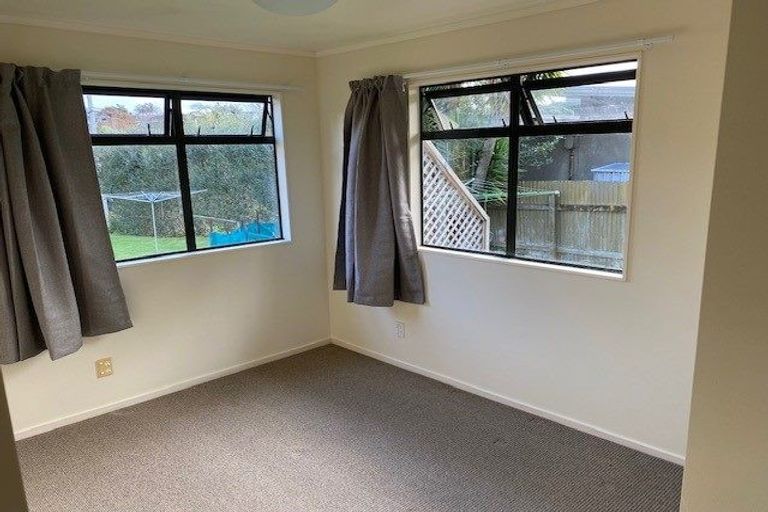 Photo of property in 4/4a Marine Parade, Mount Maunganui, 3116