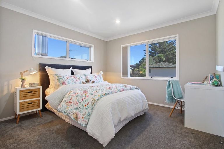 Photo of property in 543 Scenic Drive, Waiatarua, Auckland, 0612