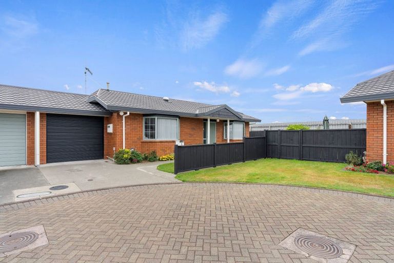 Photo of property in 6 Surrey Lane, Levin, 5510