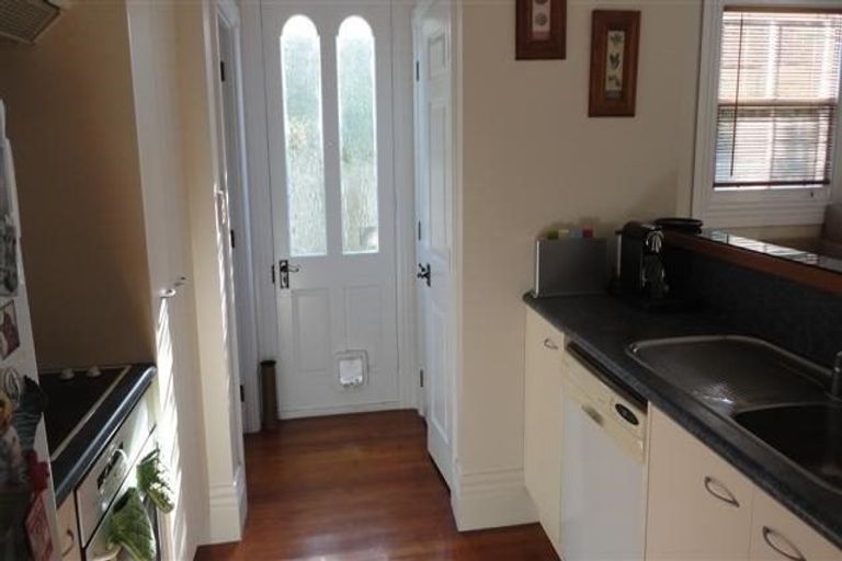 Photo of property in 5/14-26 Beach Road, Northcote Point, Auckland, 0627