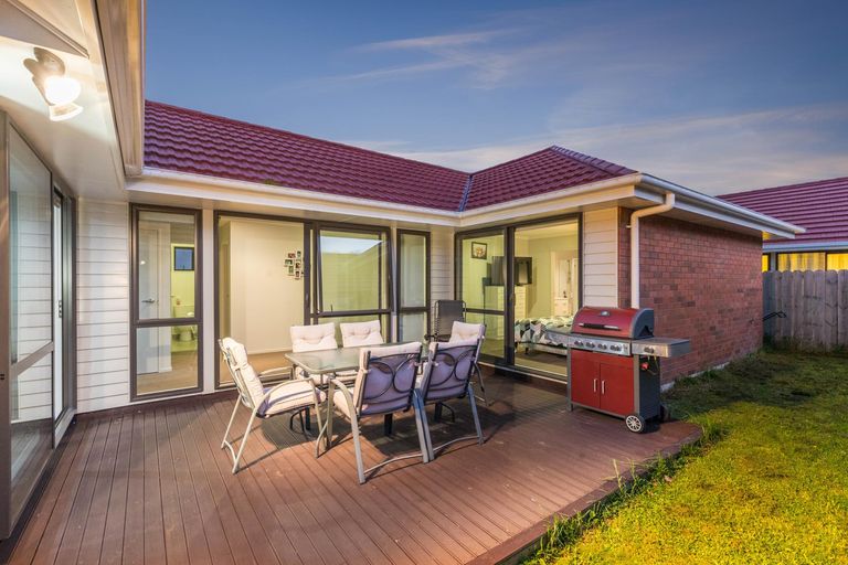 Photo of property in 20 Tarapiroe Avenue, Takanini, 2112