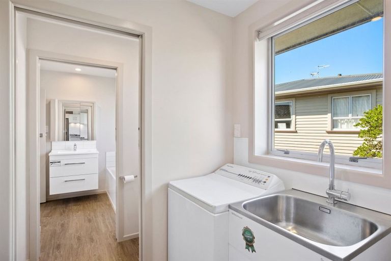 Photo of property in 19a Truby King Street, Merrilands, New Plymouth, 4312