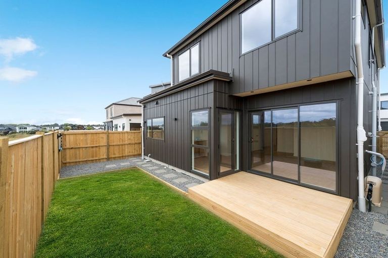 Photo of property in 44 Taipahitini Road, Rosehill, 2113