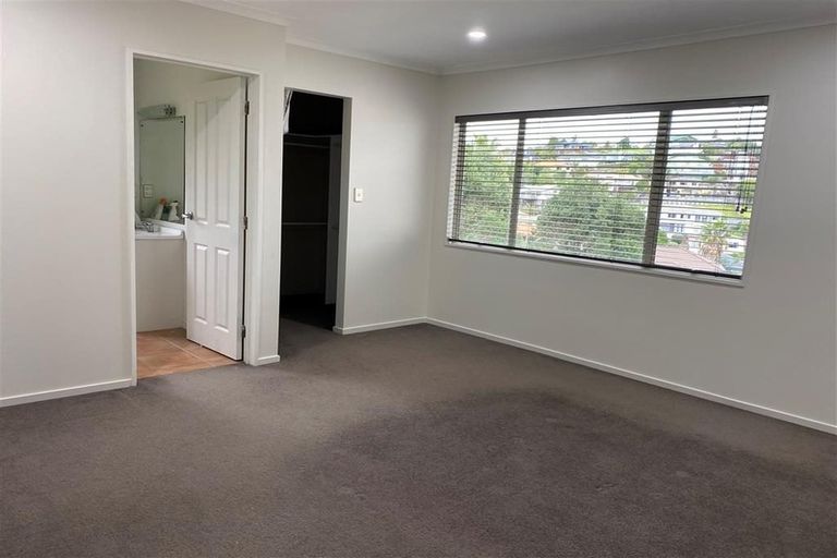 Photo of property in 10 Coralsea Way, Arkles Bay, Whangaparaoa, 0932
