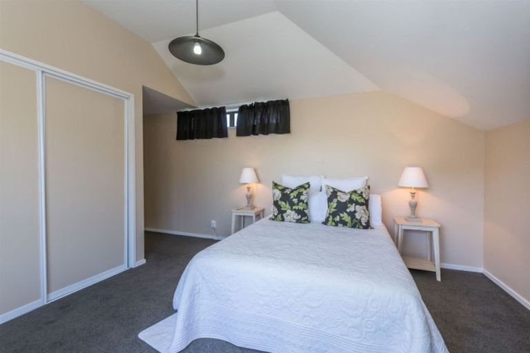 Photo of property in 14 Tyndale Place, Ilam, Christchurch, 8041