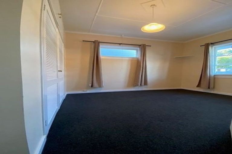 Photo of property in 2 Chaucer Road, Hospital Hill, Napier, 4110