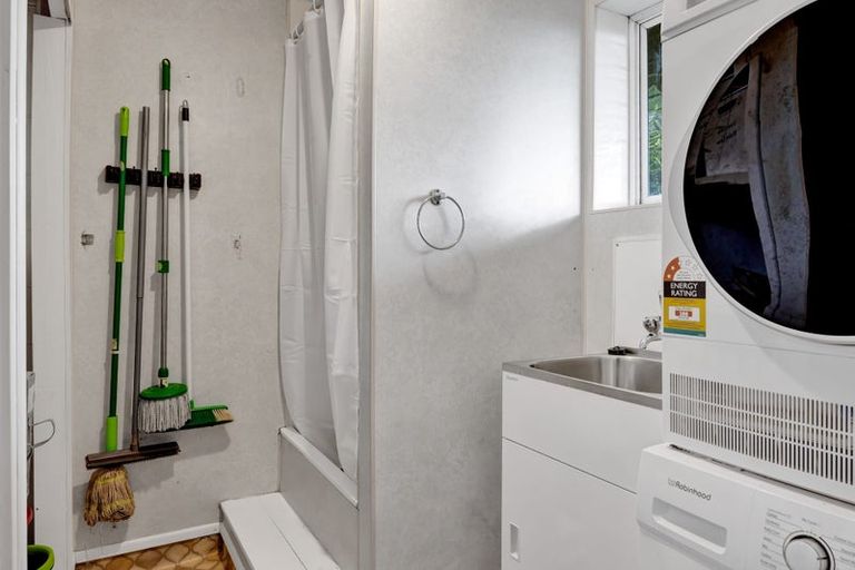 Photo of property in 289 High Street, Eltham, 4322