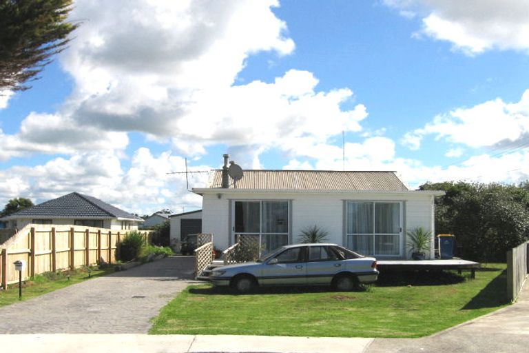 Photo of property in 6 Stafson Lane, Te Atatu Peninsula, Auckland, 0610