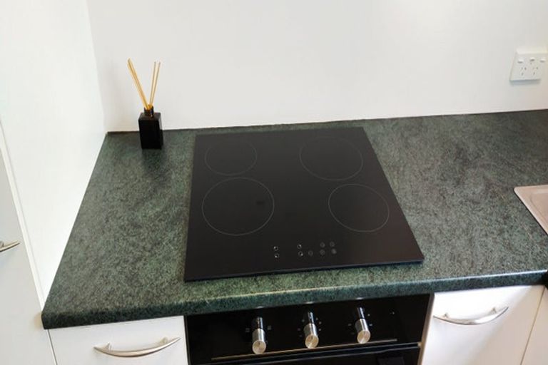 Photo of property in 12 Mataroa Avenue, Northland, Wellington, 6012