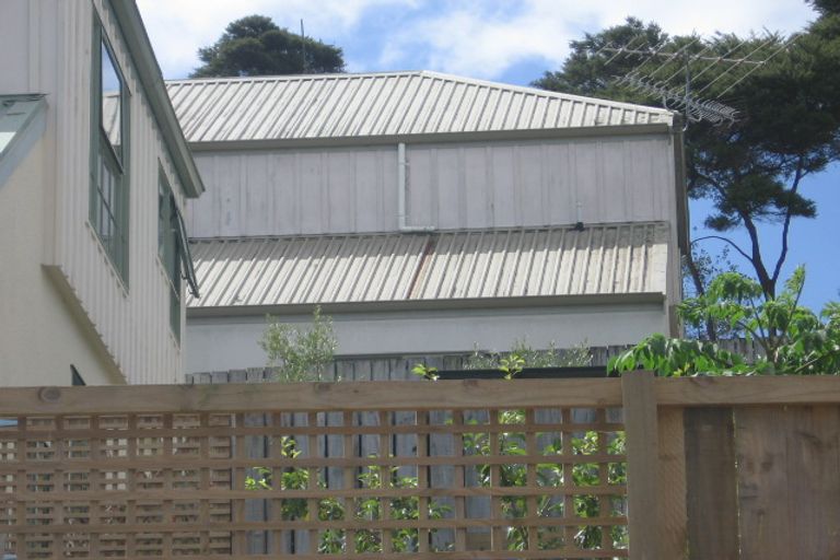 Photo of property in 2/17 Fernlea Rise, Bayview, Auckland, 0629