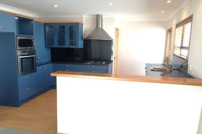 Photo of property in 1/37 Takutai Avenue, Half Moon Bay, Auckland, 2012