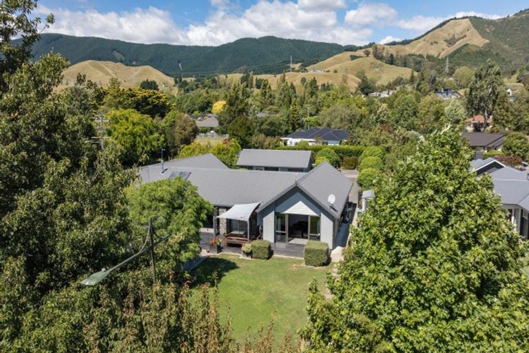 Photo of property in 2 Ashfield Place, Richmond, 7020