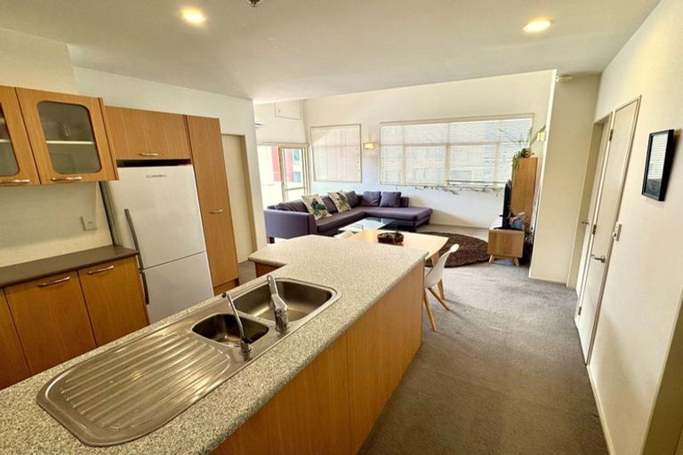 Photo of property in Hume House, 31/152 The Terrace, Wellington Central, Wellington, 6011