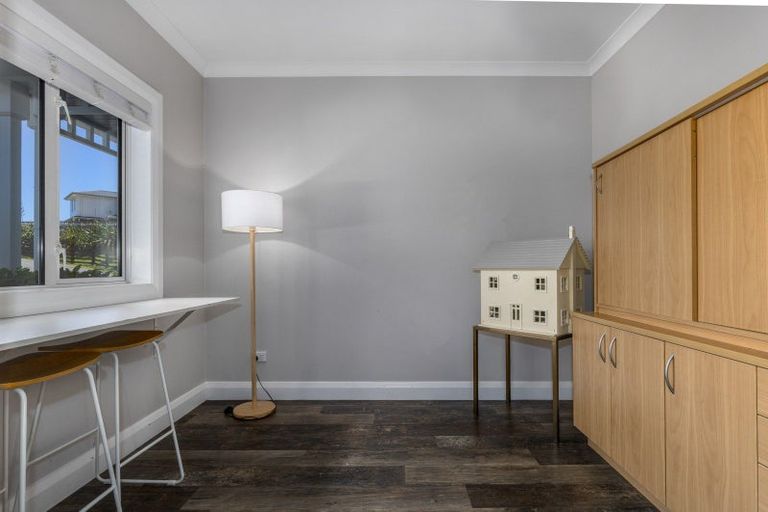 Photo of property in 9 Baxters Rise, Aotea, Porirua, 5024