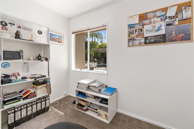 Photo of property in 20 Penguin Drive, Murrays Bay, Auckland, 0630