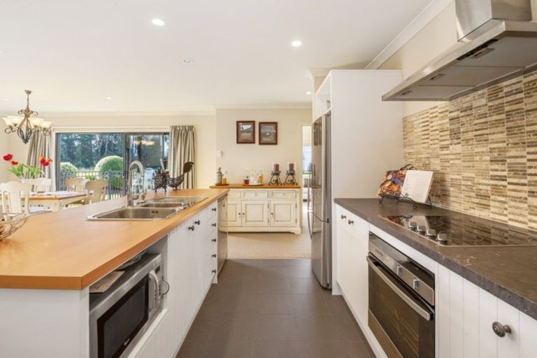 Photo of property in 122 Kinloch Road, Kinloch, Taupo, 3377