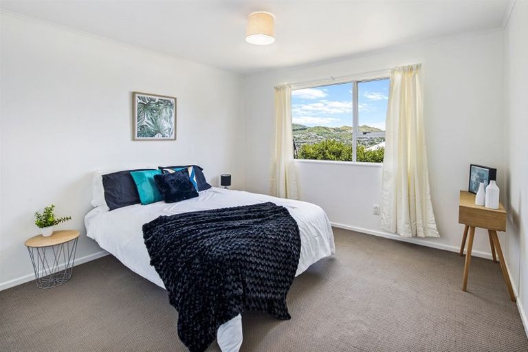 Photo of property in 57a Stewart Drive, Newlands, Wellington, 6037