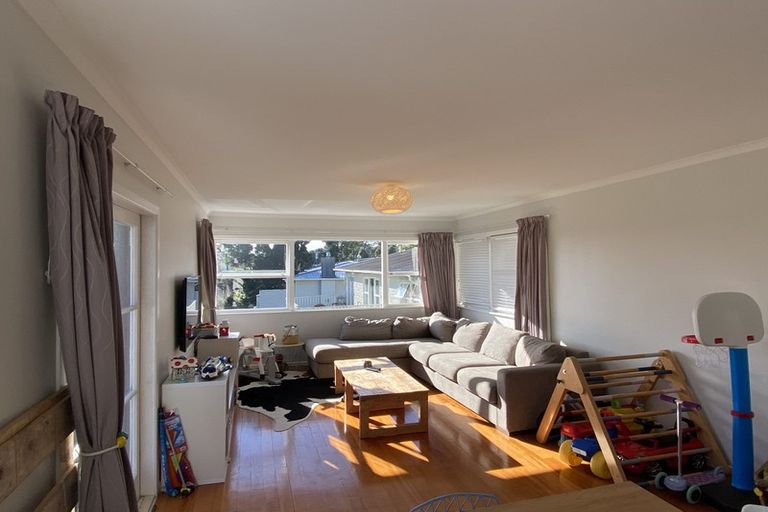 Photo of property in 8 Beswick Place, Birkdale, Auckland, 0626