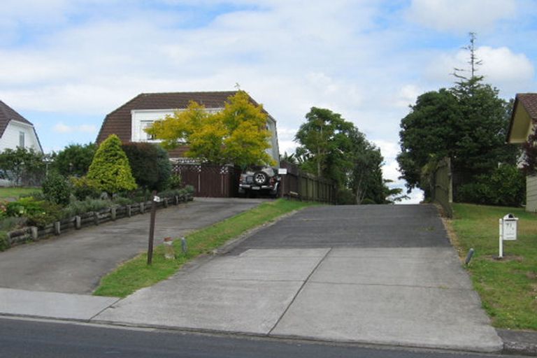 Photo of property in 1/77 Luckens Road, West Harbour, Auckland, 0618