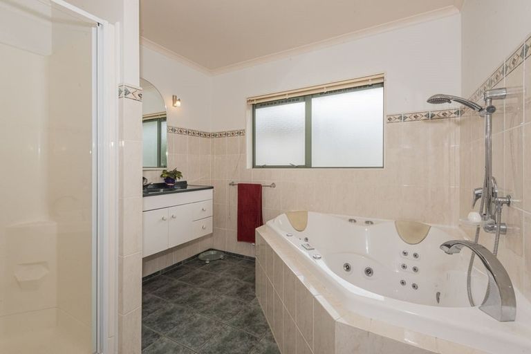 Photo of property in 11 Chatsfield Place, Te Kamo, Whangarei, 0112
