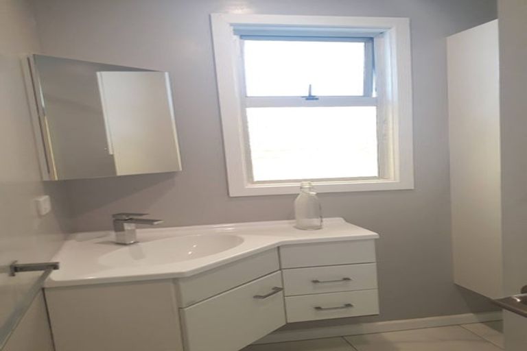 Photo of property in 1 Roto Street, Westown, New Plymouth, 4310