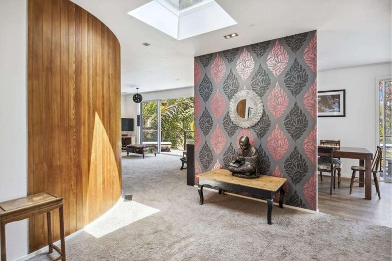 Photo of property in 609 South Titirangi Road, Titirangi, Auckland, 0604