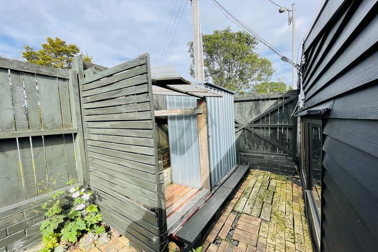 Photo of property in 211 Titirangi Road, Titirangi, Auckland, 0604