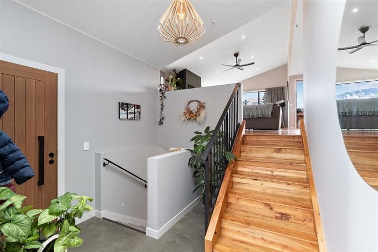 Photo of property in 17 Sam John Place, Lake Hawea, Wanaka, 9382