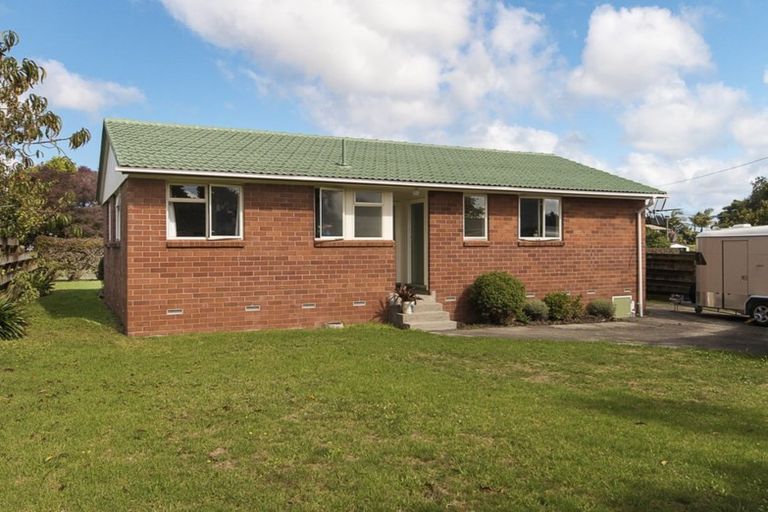 Photo of property in 4 Buchanan Road, Kingseat, Papakura, 2580