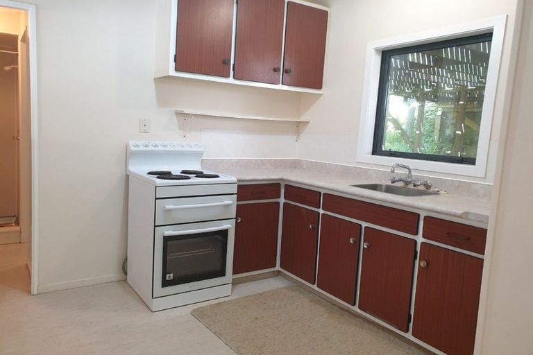 Photo of property in 2/7 Raroa Road, Kelburn, Wellington, 6012