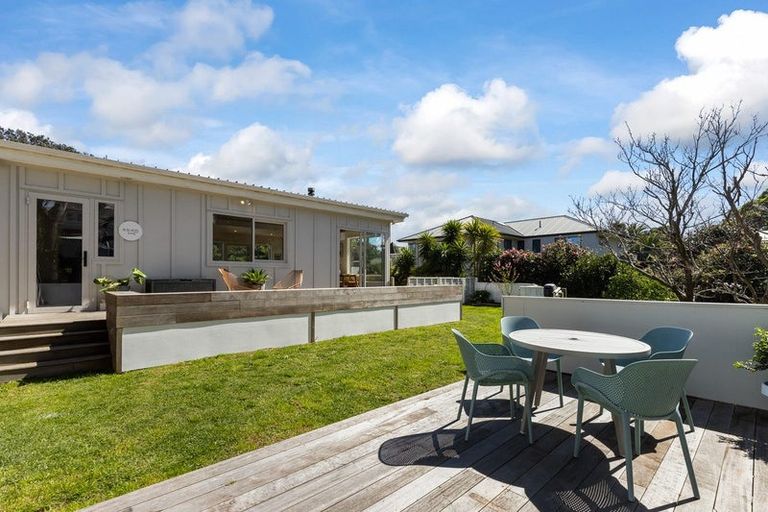 Photo of property in 102 Rosetta Road, Raumati South, Paraparaumu, 5032