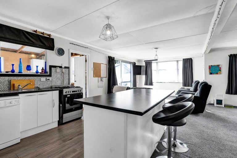 Photo of property in 6 London Street, Eltham, 4322