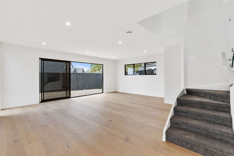 Photo of property in 10 Ashley Avenue, Long Bay, Auckland, 0630