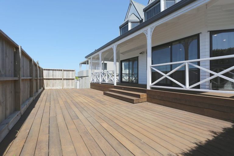 Photo of property in 128 Beach Road, Castor Bay, Auckland, 0620