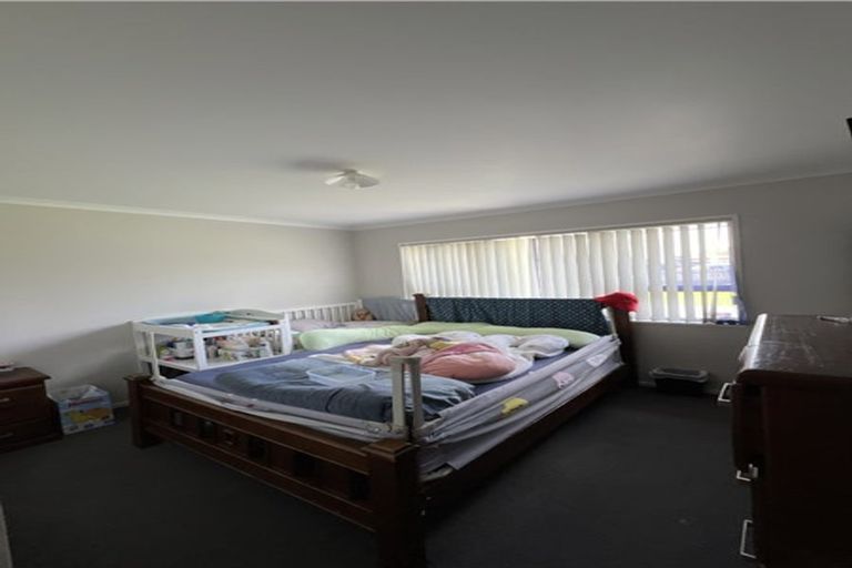 Photo of property in 2/2 Walter Strevens Drive, Conifer Grove, Takanini, 2112