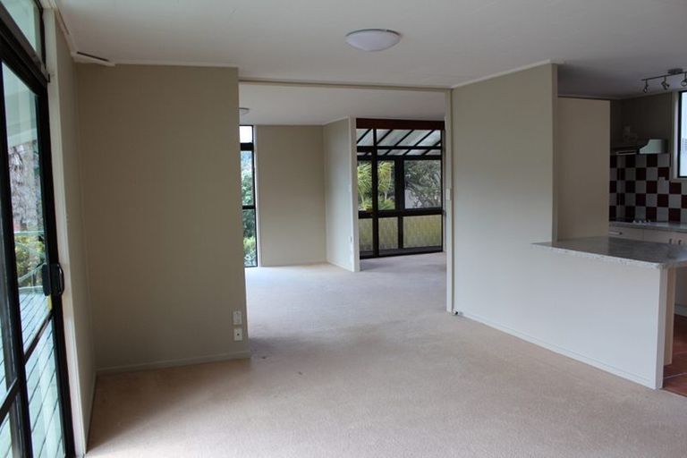 Photo of property in 1/6 Lyons Avenue, Murrays Bay, Auckland, 0630