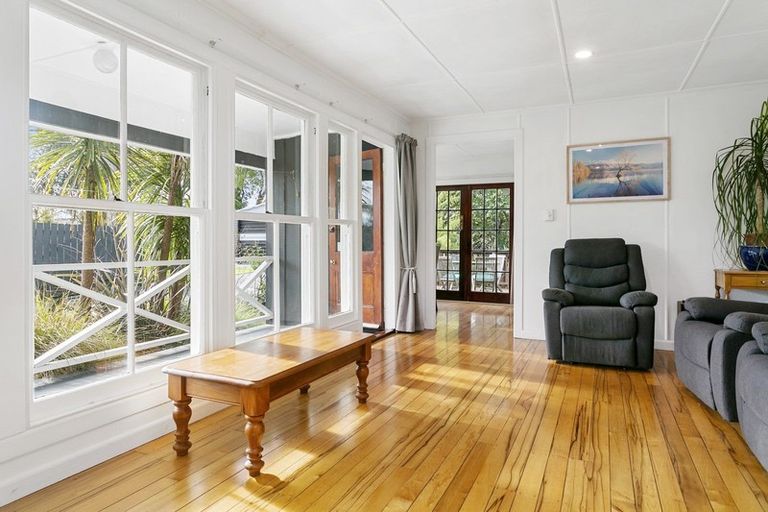 Photo of property in 30 Taupo View Road, Taupo, 3330