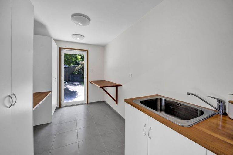 Photo of property in 11 Margaret Place, Merrilands, New Plymouth, 4312