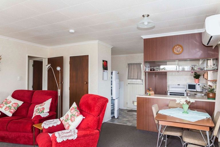 Photo of property in 4 Mccallum Street, Dannevirke, 4930