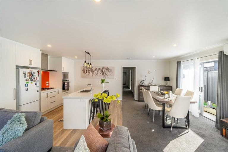 Photo of property in 2 Pattullo Crescent, Wallaceville, Upper Hutt, 5018