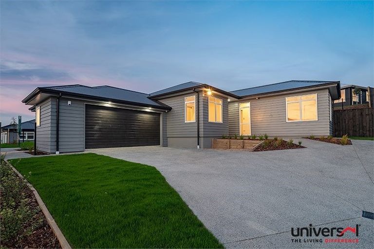 Photo of property in 8 Te Aparangi Crescent, Papakura, 2110