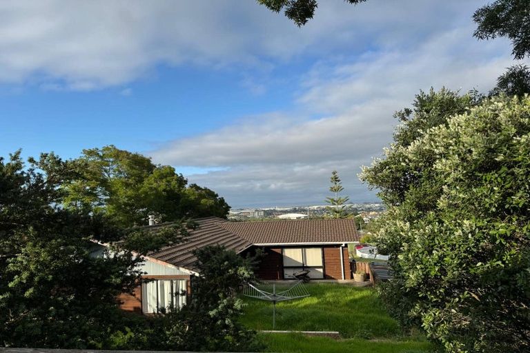 Photo of property in 14 Hurstbourn Priors, Goodwood Heights, Auckland, 2105