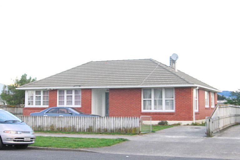 Photo of property in 6 Temuera Street, Otaki, 5512