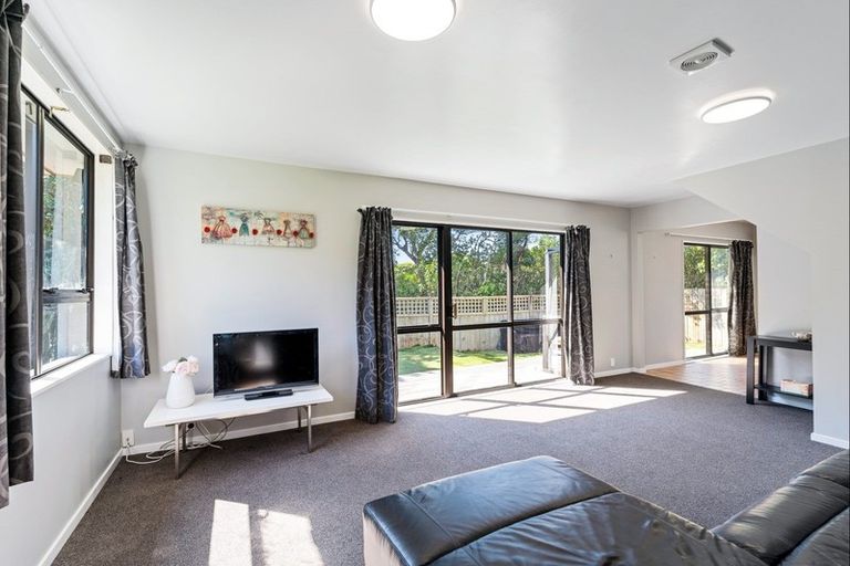 Photo of property in 55 Rawhiti Road, Pukerua Bay, 5026