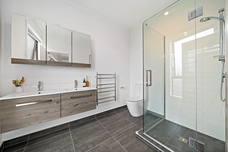 Photo of property in 10 Frances Bryers Road, Hobsonville, Auckland, 0616